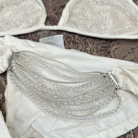 Beach Bunny white spell bound size large - Picture 4 of 7